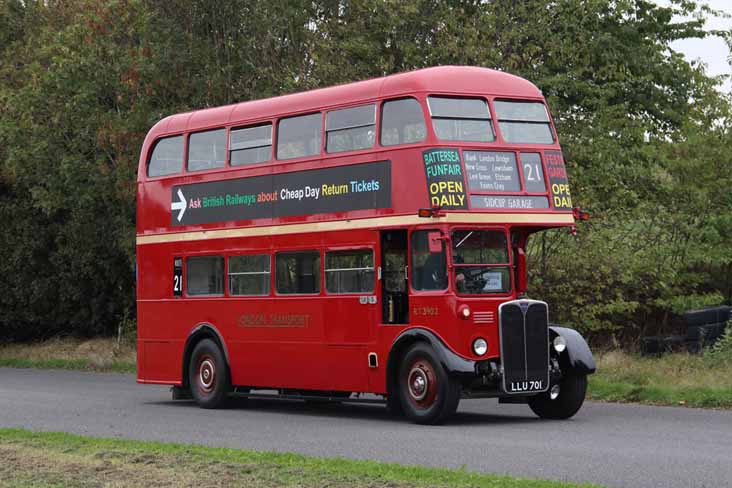 London Transport AEC Regent 3RT Park Royal RT3902